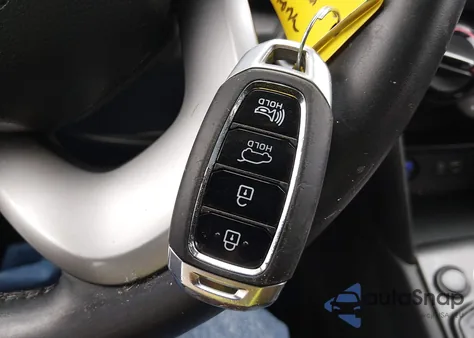 2019 Hyundai Kona Sel z USA, uszkodzony, nr VIN KM8K6CAA0KU339736